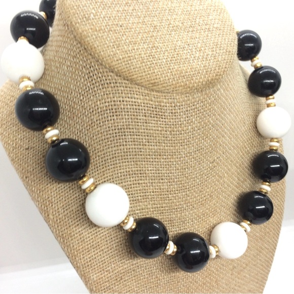 3/$30 VINTAGE MONET MONOCHROMATIC BAUBLE NECKLACE COLLAR CHUNKY BEADS WILMA - Picture 4 of 11